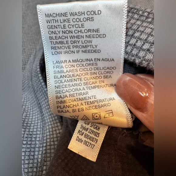 Tommy Bahama light waffle weave long sleeved shirt - Picture 9 of 10